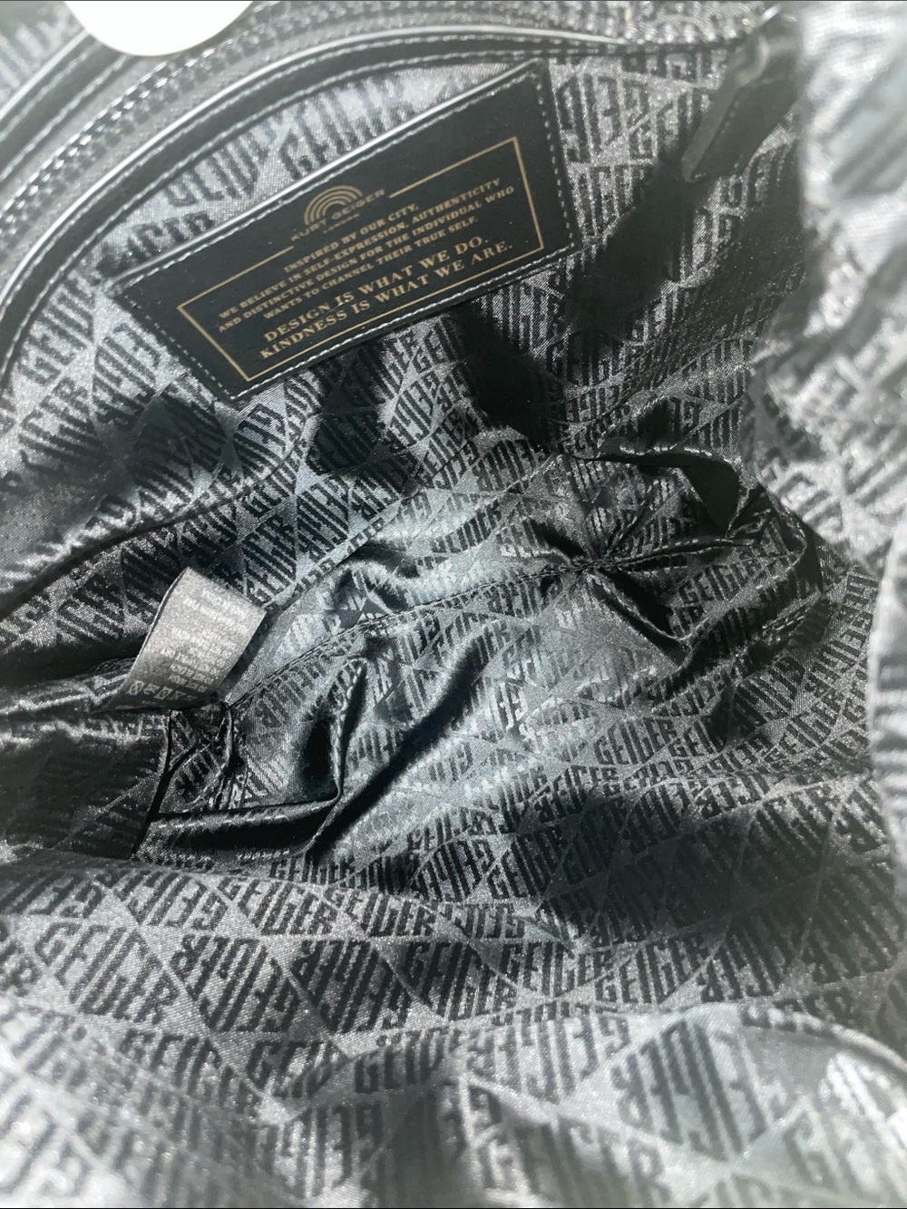 Kurt Geiger ‘The Kensington Drench’ Drawstring Bag - Picture 12 of 16